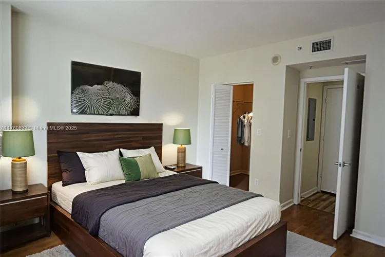 One Miami #1904 image #16