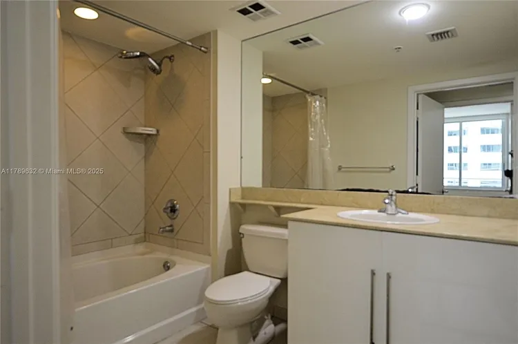 One Miami #1904 image #21