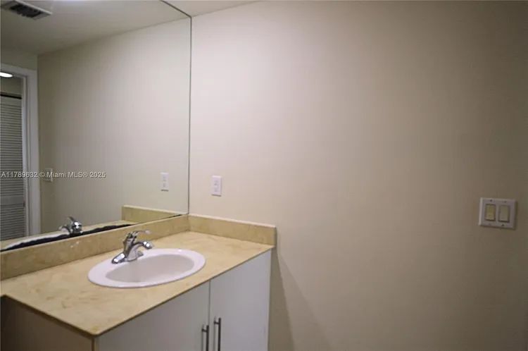 One Miami #1904 image #24