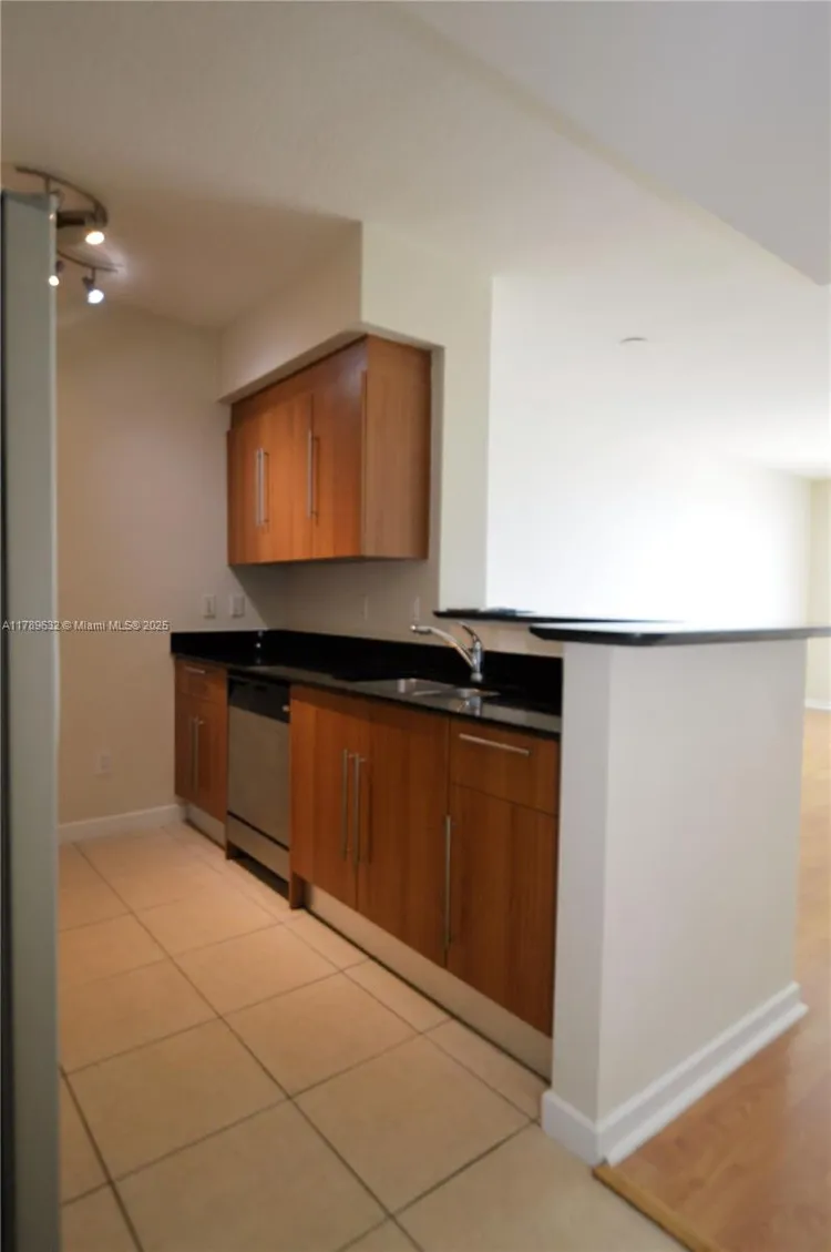 One Miami #1904 image #27