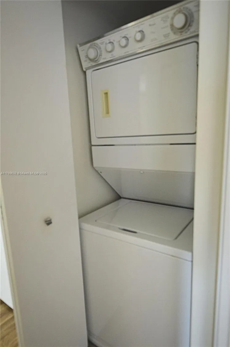 One Miami #1904 image #29