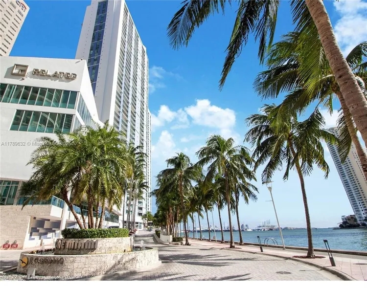 One Miami #1904 image #31