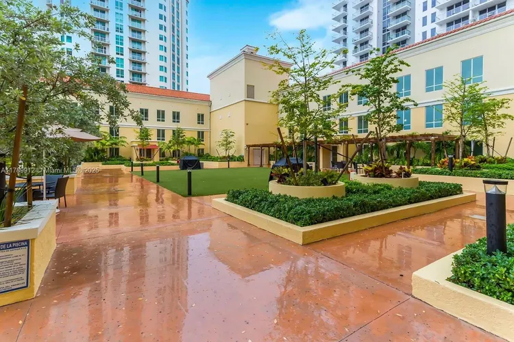 Toscano #611N image #17