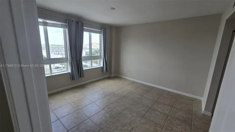 Toscano #611N image #9