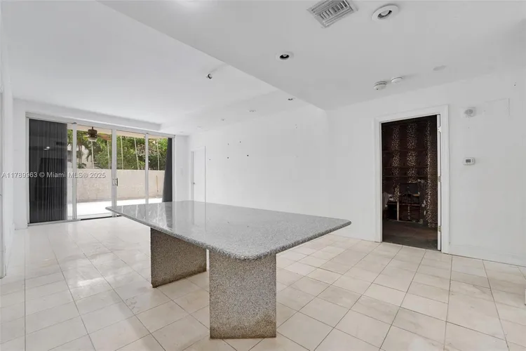 Key Colony III Emerald Bay #138 image #11