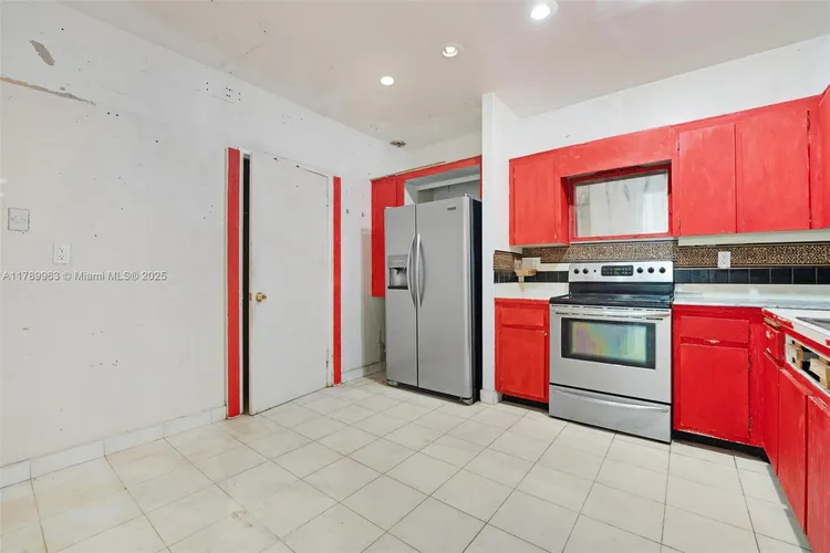 Key Colony III Emerald Bay #138 image #12