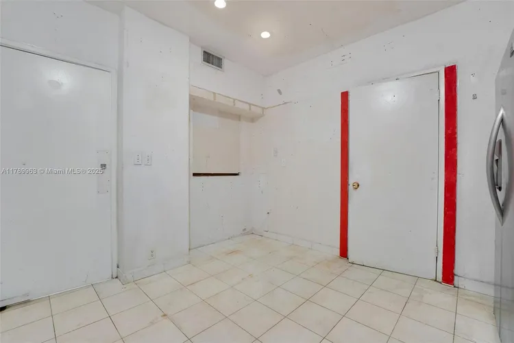 Key Colony III Emerald Bay #138 image #15