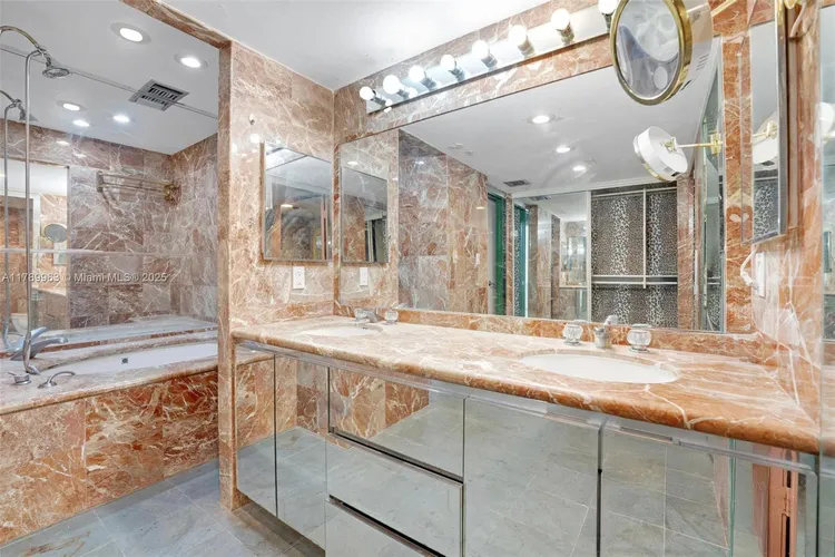 Key Colony III Emerald Bay #138 image #29