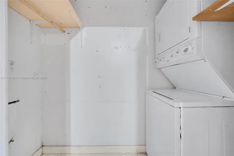 Key Colony III Emerald Bay #138 image #33