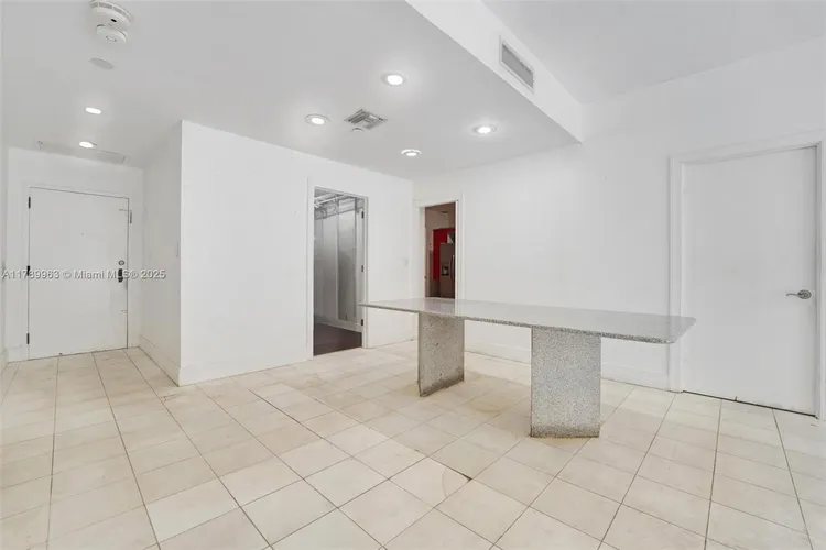 Key Colony III Emerald Bay #138 image #8