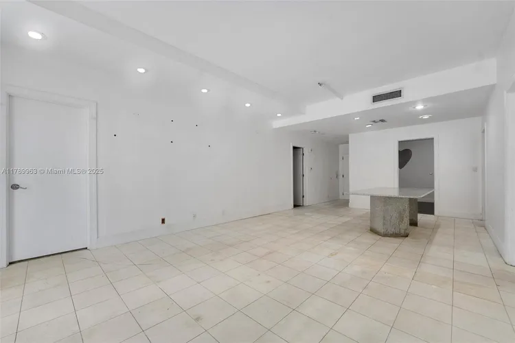 Key Colony III Emerald Bay #138 image #9