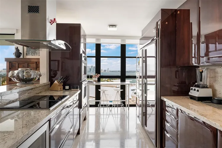 Nine Island Avenue #2101 image #15