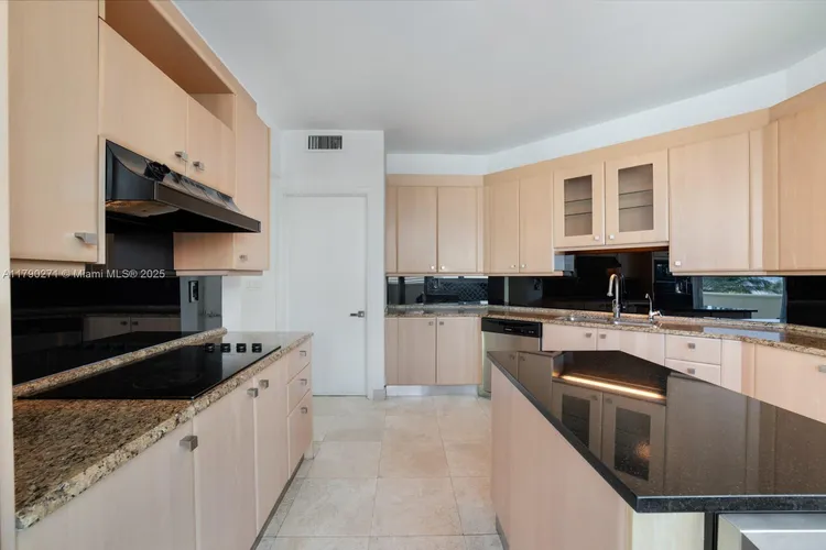 Portofino Tower #405 image #11