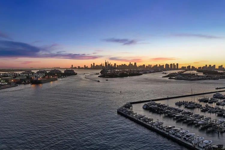 Portofino Tower #405 image #36