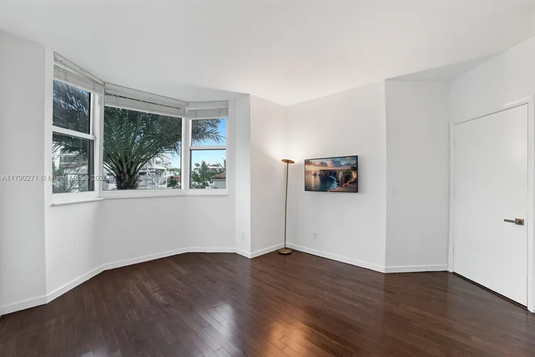 Portofino Tower #405 image #6