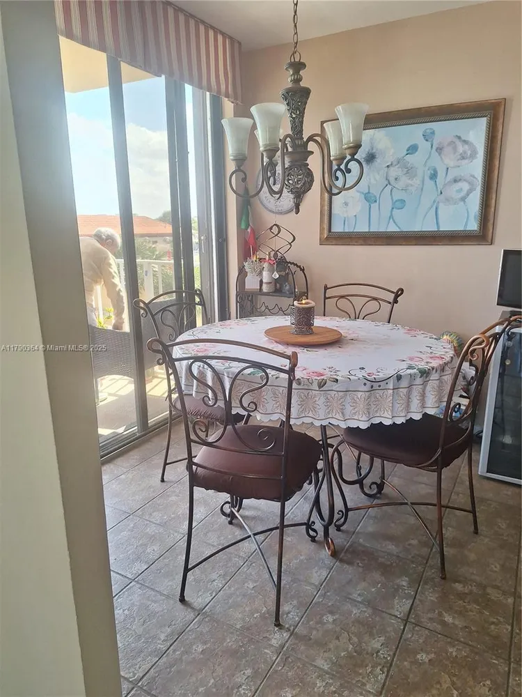 Winston Towers #419 image #16