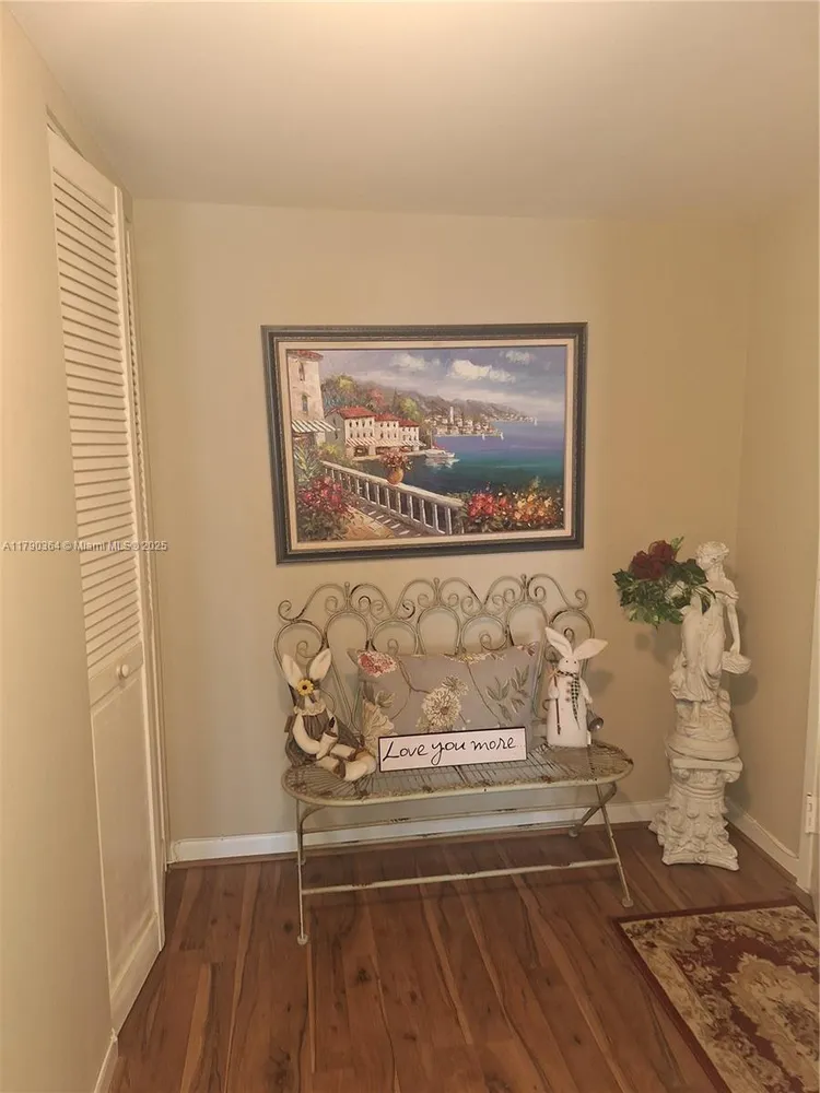 Winston Towers #419 image #18