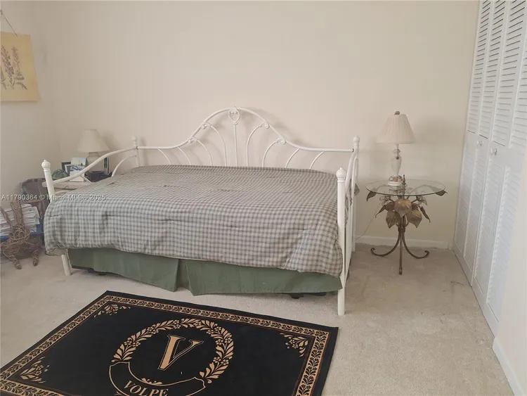 Winston Towers #419 image #22