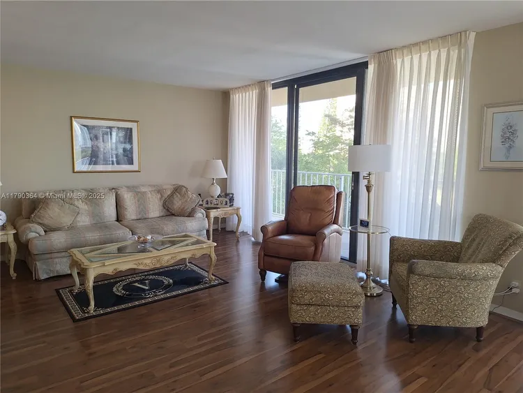 Winston Towers #419 image #32