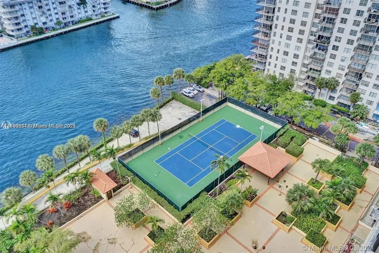 Winston Towers #419 image #38