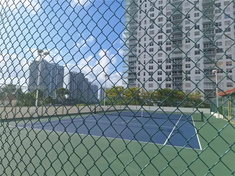 Winston Towers #419 image #39