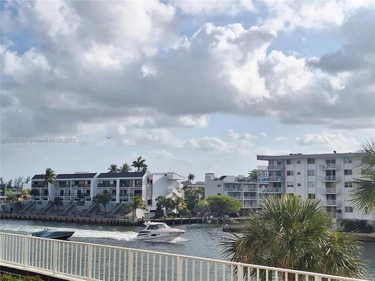 Winston Towers #419 image #44