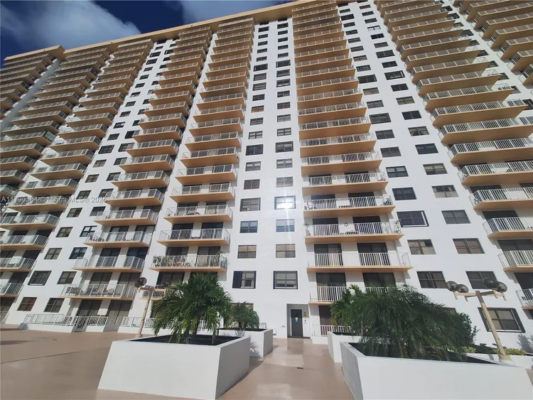 Winston Towers #419 image #45