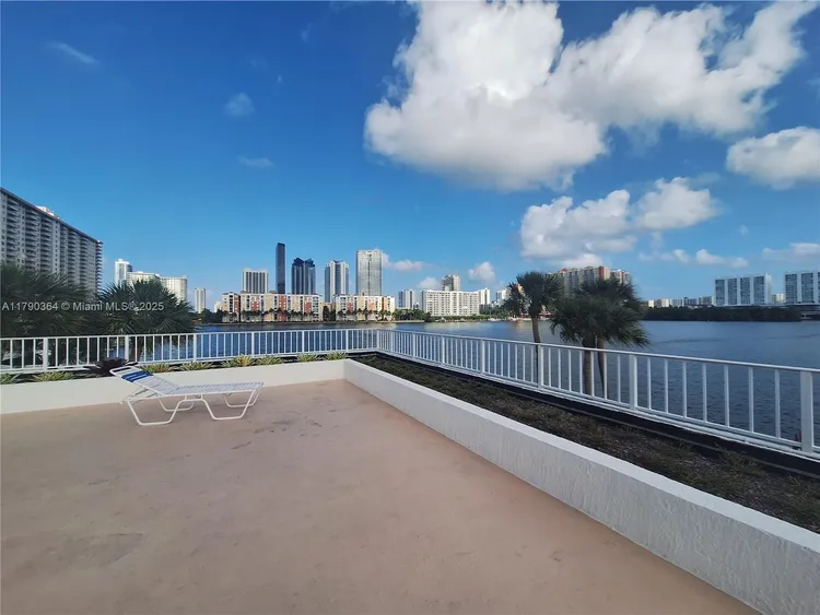 Winston Towers #419 image #48