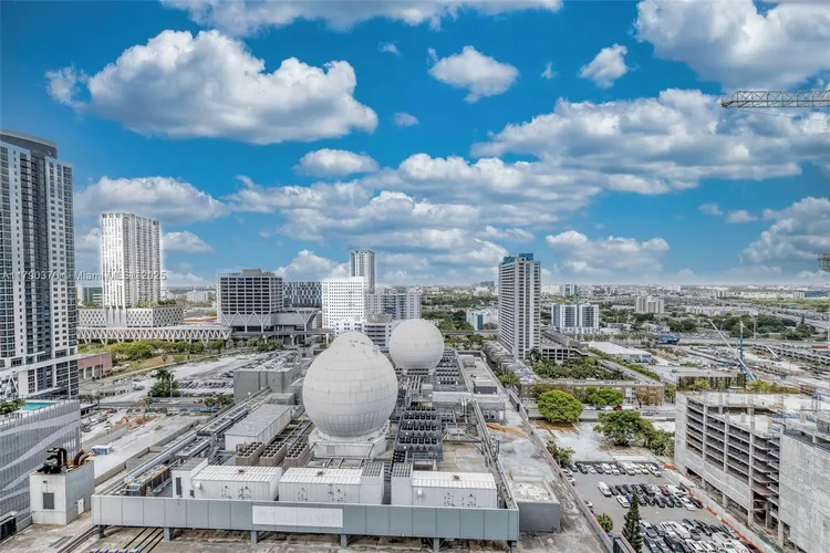 Paramount Miami Worldcenter #1904 image #16