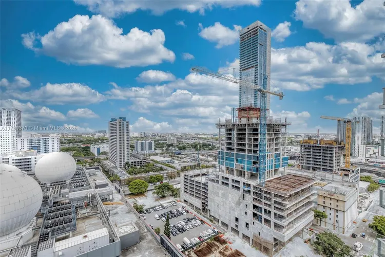 Paramount Miami Worldcenter #1904 image #17