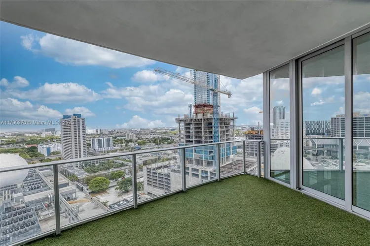 Paramount Miami Worldcenter #1904 image #6