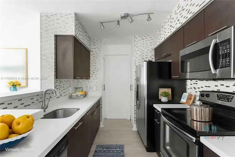 The Mark #3105 image #10