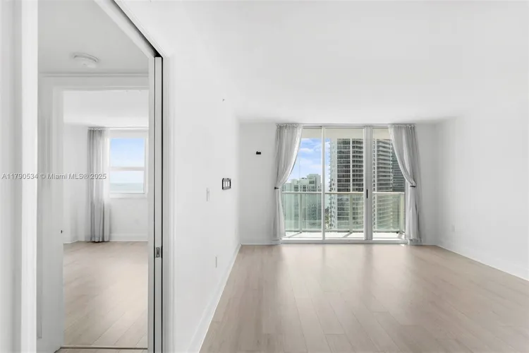 The Mark #3105 image #14