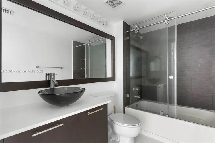 The Mark #3105 image #15