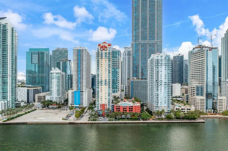 The Mark #3105 image #24