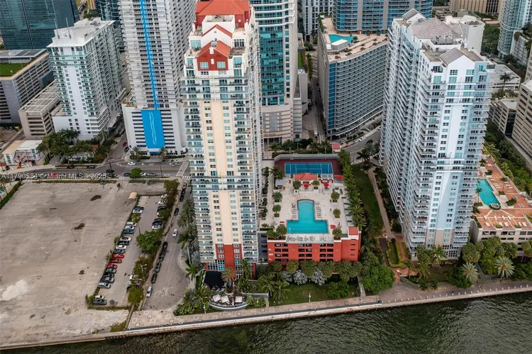 The Mark #3105 image #31