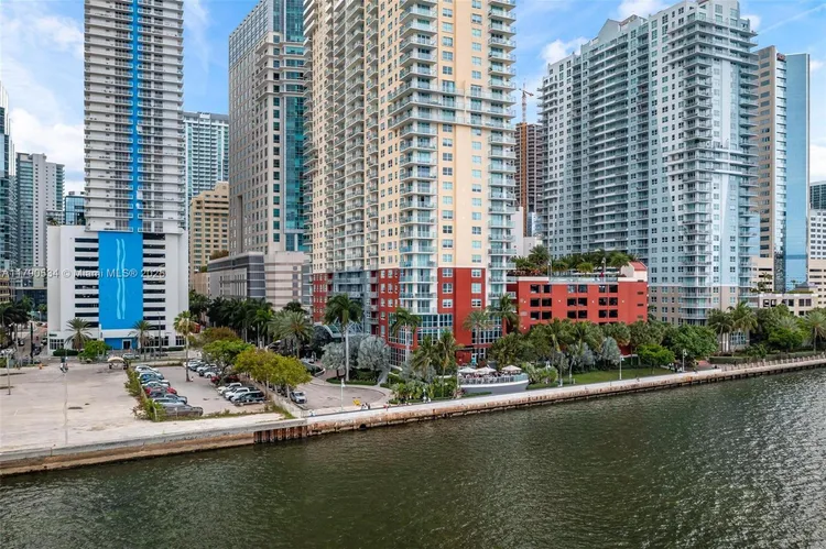 The Mark #3105 image #32