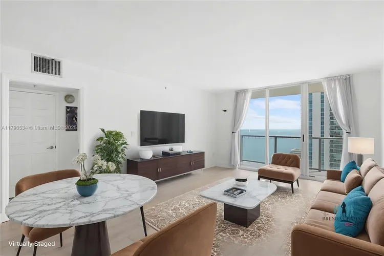 The Mark #3105 image #7