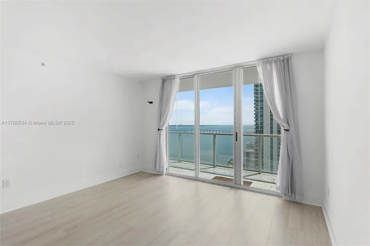 The Mark #3105 image #8