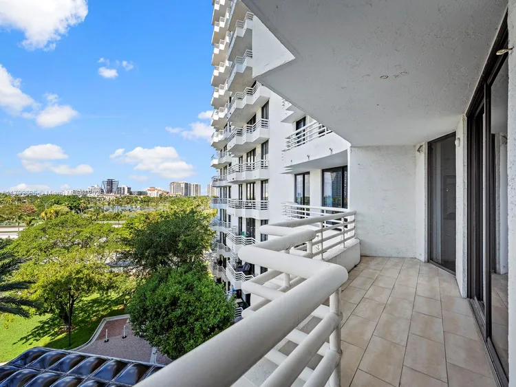 Parc Central East #913 image #19
