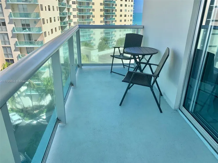 The Tides On Hollywood Beach #8W image #25