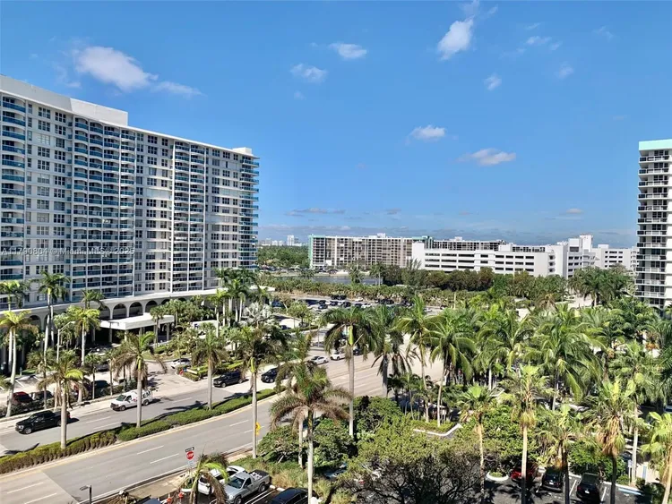 The Tides On Hollywood Beach #8W image #27