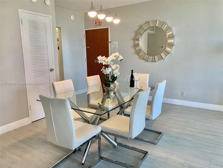 The Tides On Hollywood Beach #8W image #7