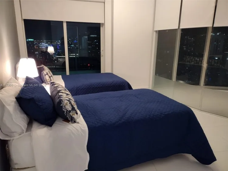 Infinity at Brickell #4218 image #15