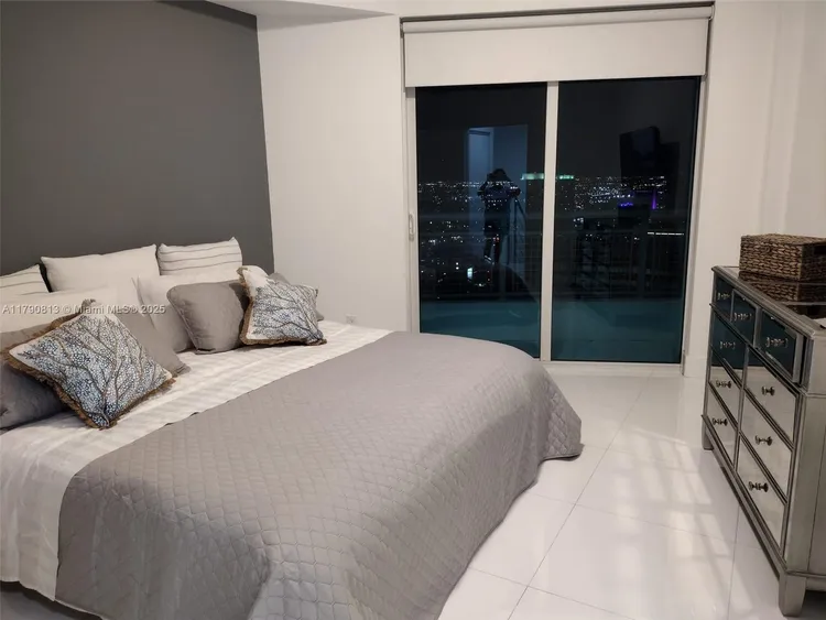 Infinity at Brickell #4218 image #16