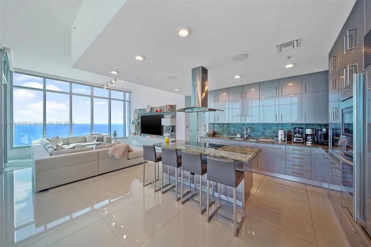 Carillon Condo North Tower #3504 image #11