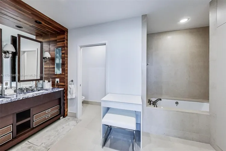 Carillon Condo North Tower #3504 image #15