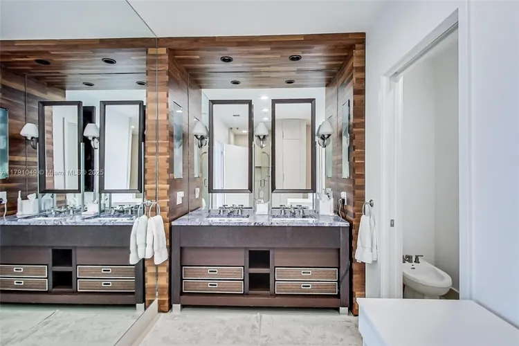 Carillon Condo North Tower #3504 image #16