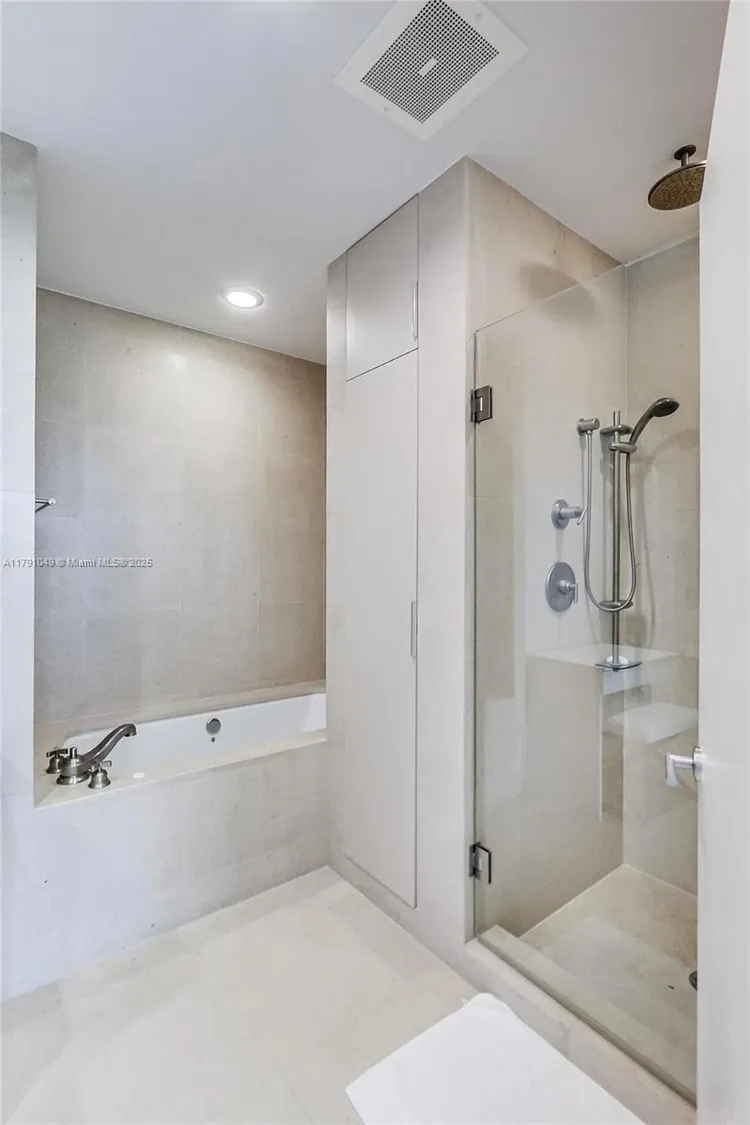 Carillon Condo North Tower #3504 image #17