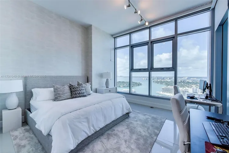 Carillon Condo North Tower #3504 image #19